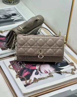 mmexport1719075754270